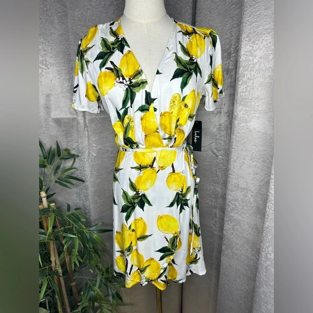 NWT Lulus A La Tart White and Yellow Lemon Print Wrap Dress Sz S - Picture 3 of 12